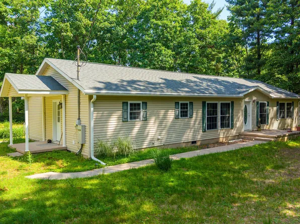 482 Hickory Ln, Shickshinny, PA 18655