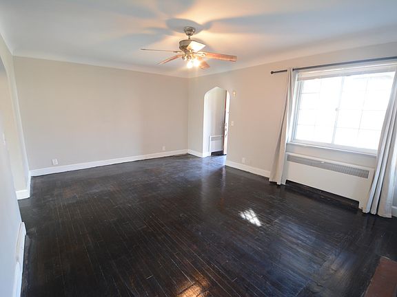 5th image of 1123 Betty Ln