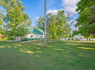 28195 Blackberry Ln, Sturgis, MI 49091