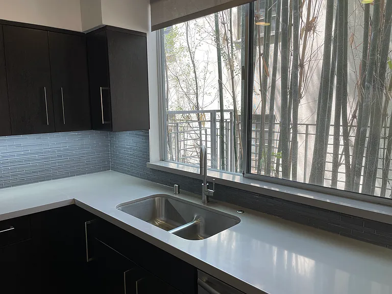 1666 Greenfield Ave #103 — Photo 9