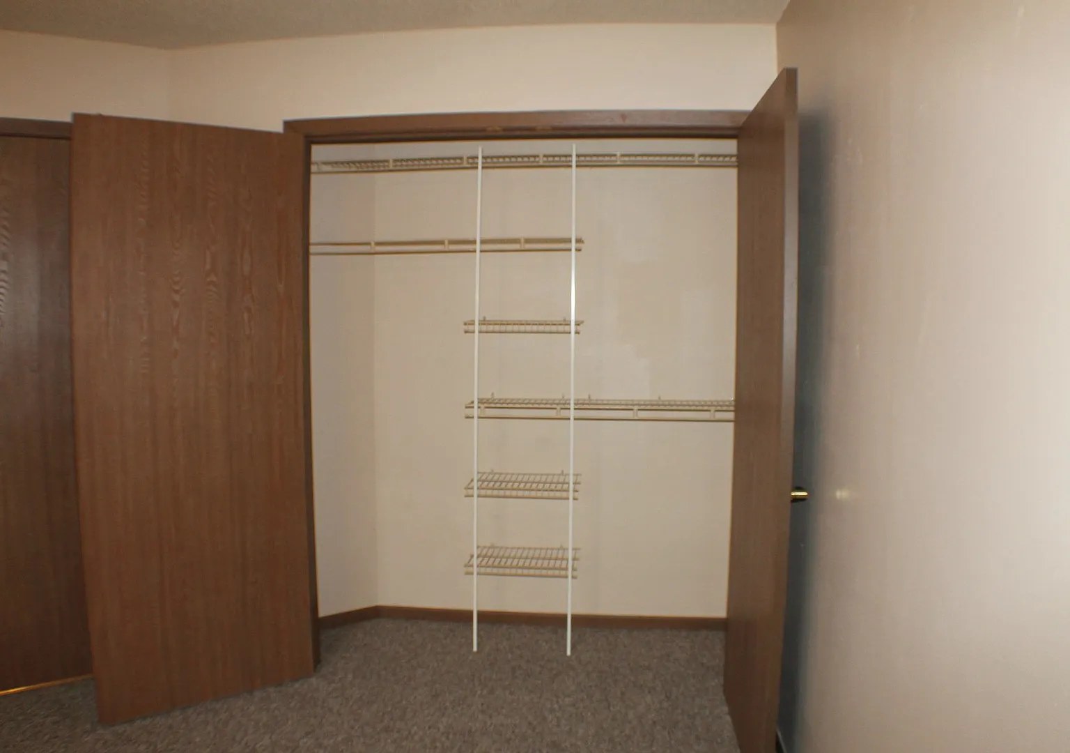 Pinedale Apartments and Red Cedar Townhomes — Photo 4