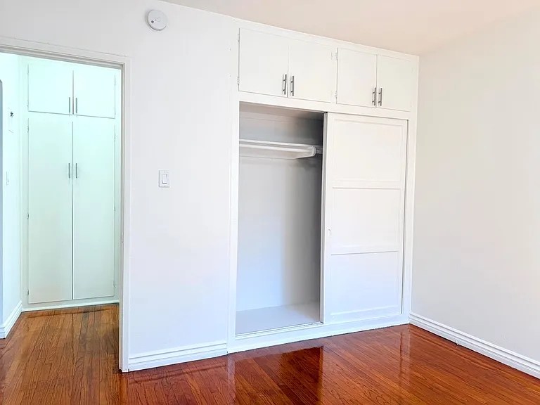 4948 Rosewood Avenue — Photo 11