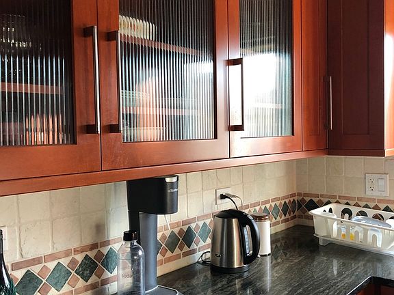 4th image of 1406 Hinman Ave APT 3S