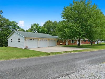 109 Echo Ln, Bethalto, IL, 62010