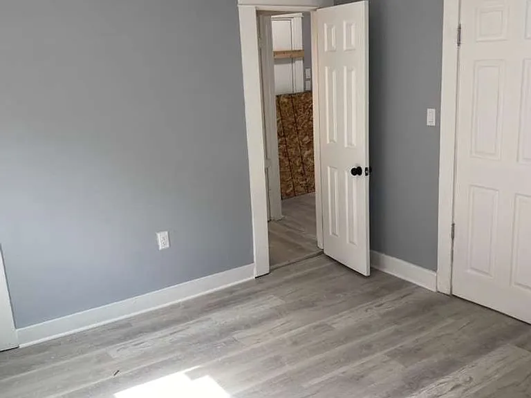 792 London Rd — Photo 8