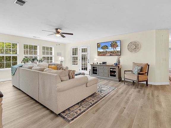 3rd image of 45 Woodhaven Dr. #D