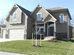 914 SW Argyl St, Lees Summit, MO 64081