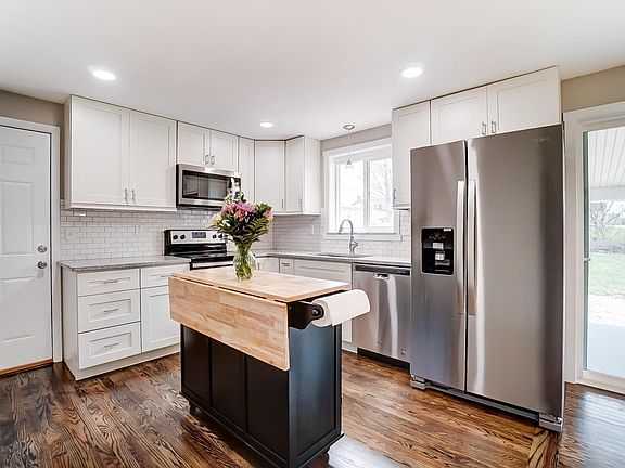 3rd image of 7377 Birchwood Dr