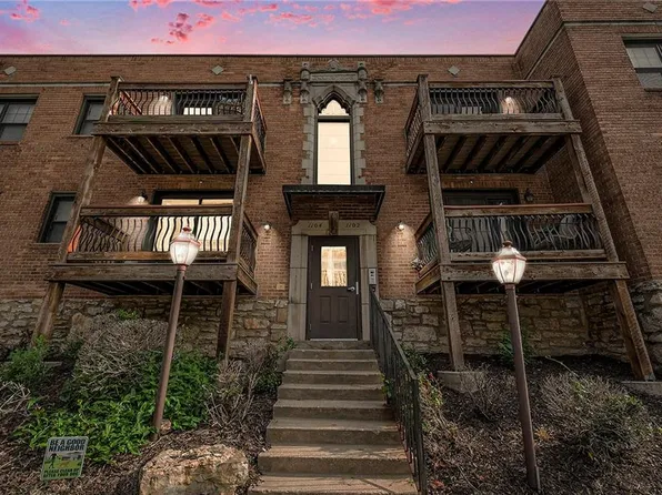 1104 W 46th St, Kansas City, MO 64111