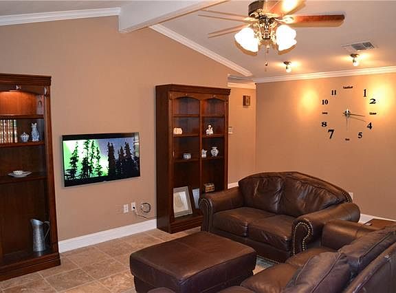 4th image of 1331 Brazos Blvd