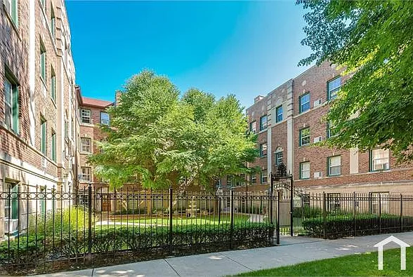 1810 W Chase Ave — Photo 1