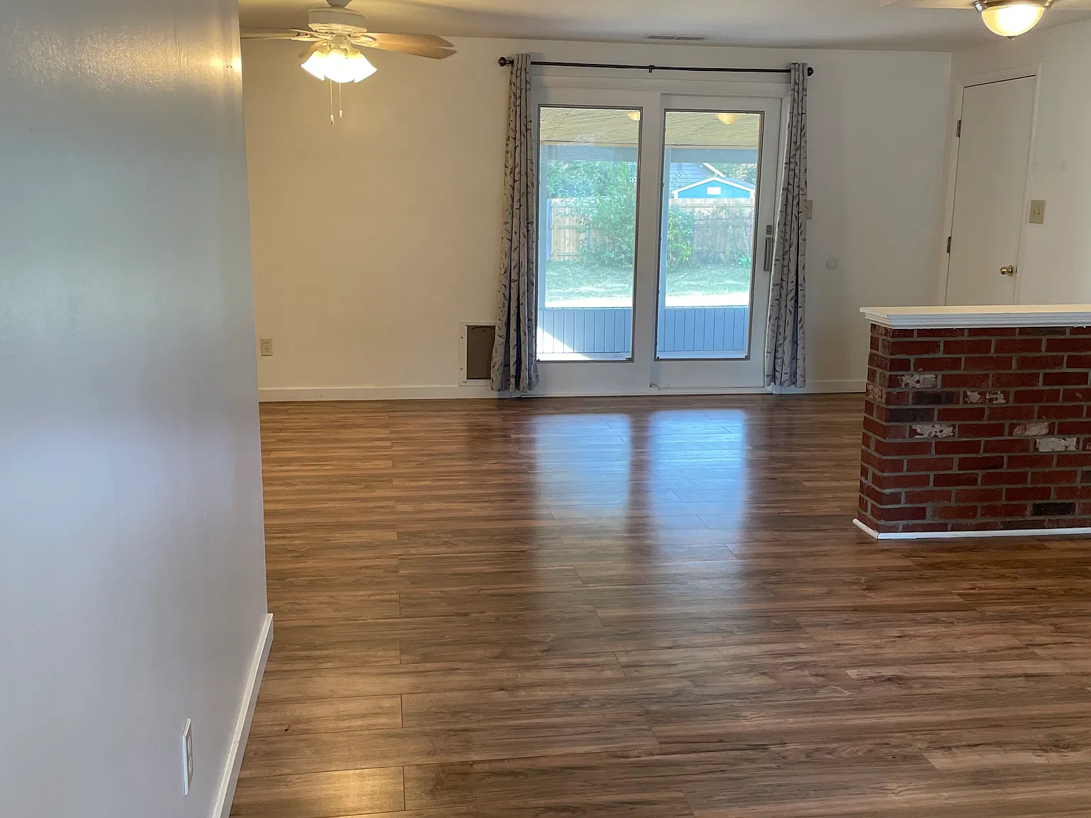 2 bed, 988 sqft, $1,400 — Photo 4