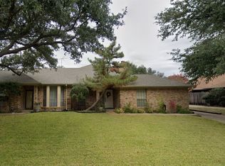 5742 Ledgestone Dr, Fort Worth, TX 76132