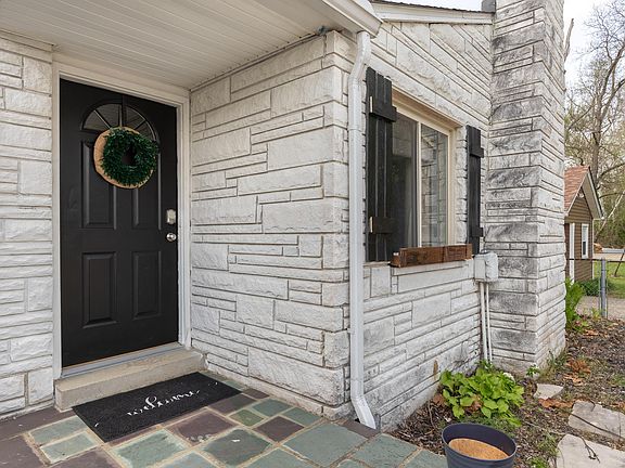 2nd image of 15417 Township Road 403