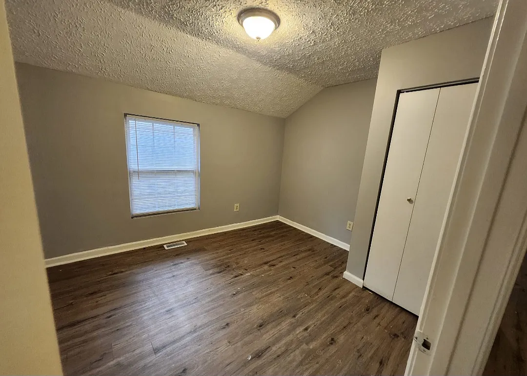 2940 Grand Avenue — Photo 4