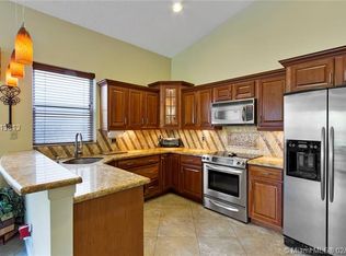 5405 NW 106th Dr, Coral Springs, FL 33076