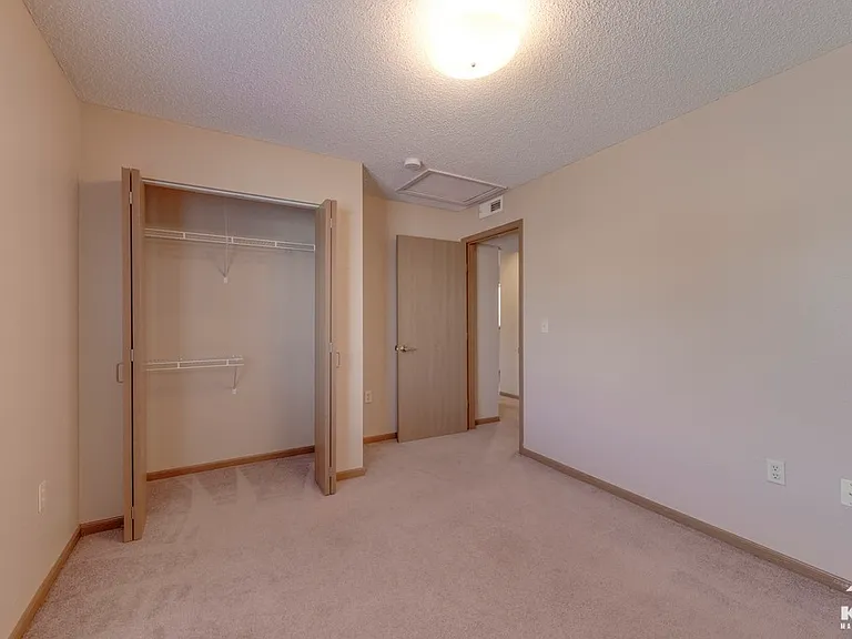 Country Meadow Residences — Photo 9