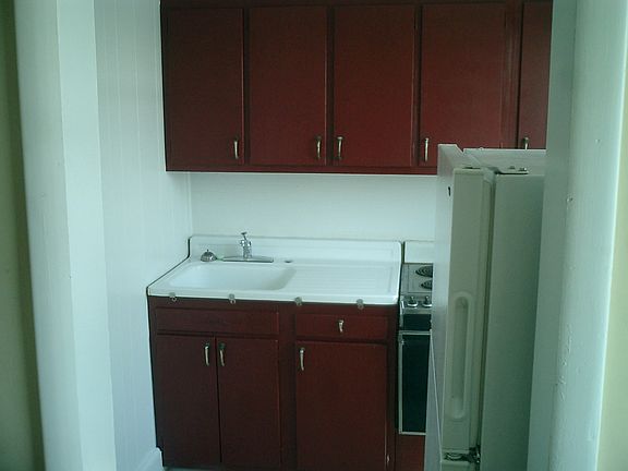 2559-e-dauphin-st-3-14