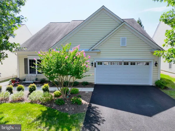 20663 Golden Ridge Dr, Ashburn, VA 20147