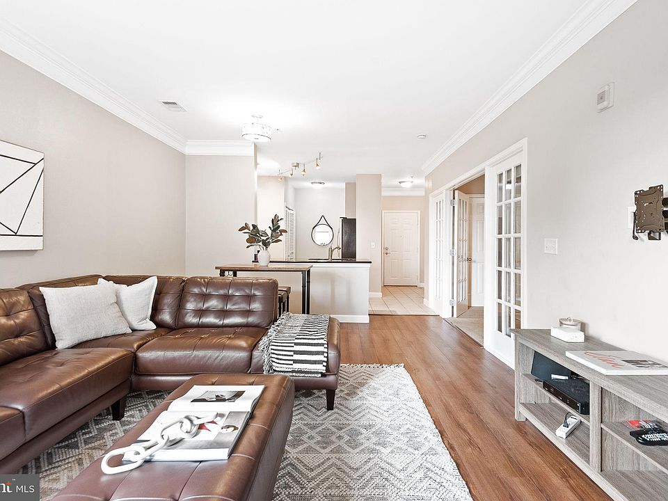 1st image of 501 Hungerford Dr APT 346