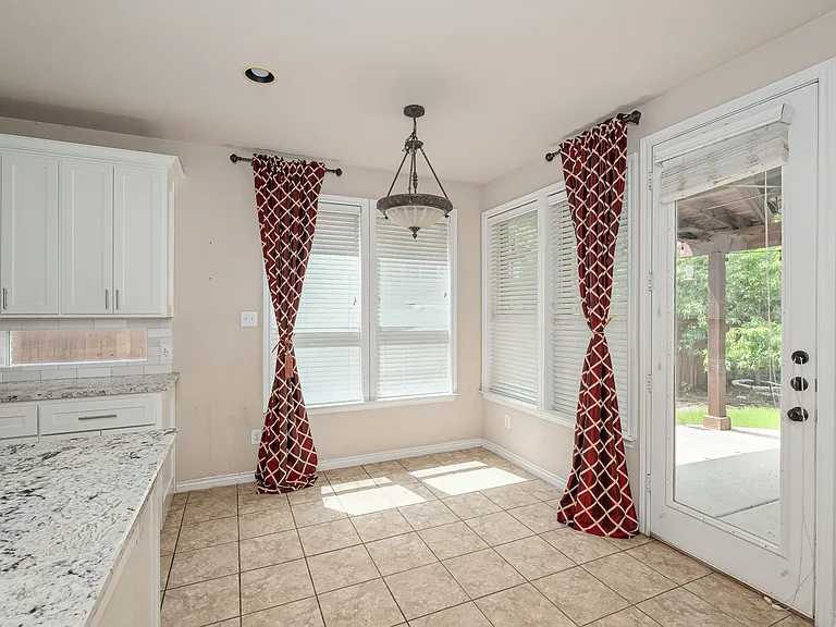 11152 Seguin Dr — Photo 8