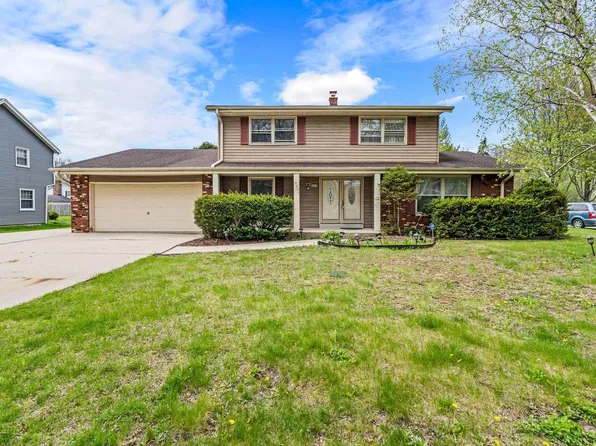 9021 North Bethanne Drive, Brown Deer, WI 53223