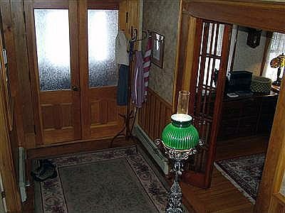 Entry Foyer! Frosted Glass!