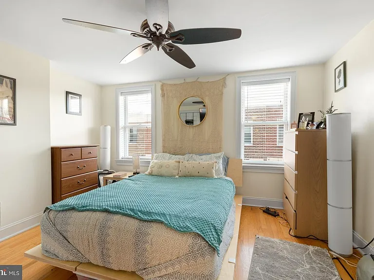 824 N Judson St — Photo 18