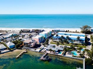 113 10th St N, Bradenton Beach, FL 34217
