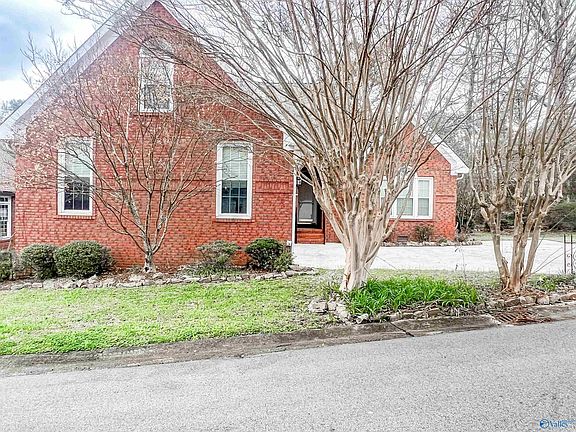 3rd image of 86 Oak Ridge Way