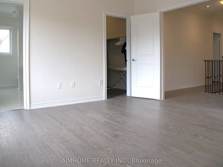 39 Scrivener Dr — Photo 16