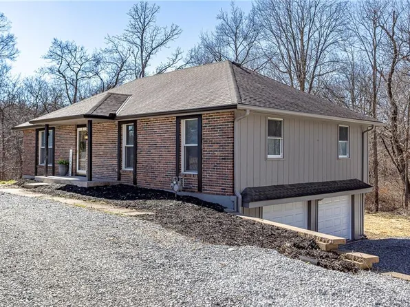 3895 SE Horseshoe Ln, Holt, MO 64048