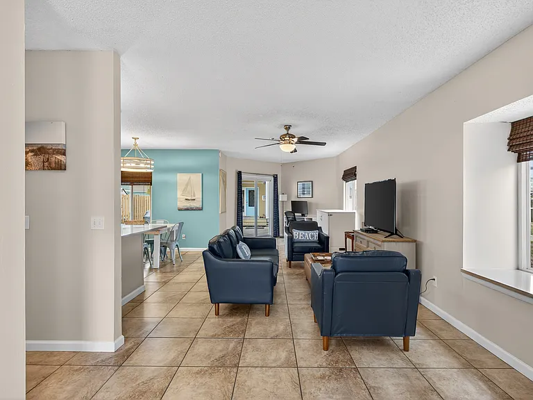 3923 Holiday Dr #2 — Photo 32