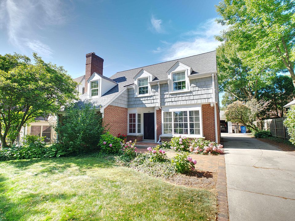 1st image of 616 E Day Ave
