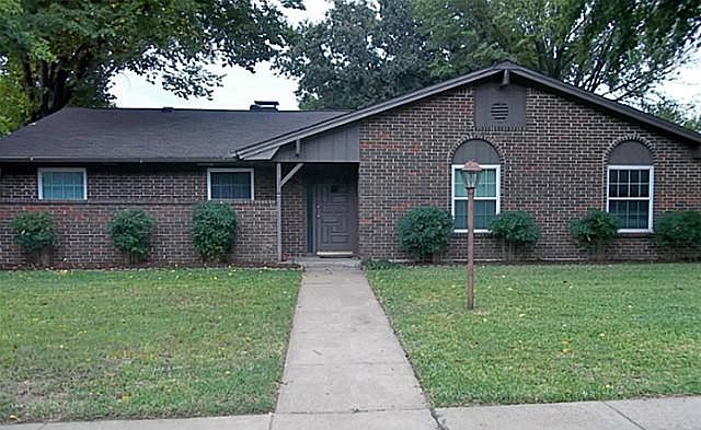1st image of 404 E Scotland Dr