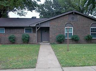 404 E Scotland Dr, Irving, TX 75062