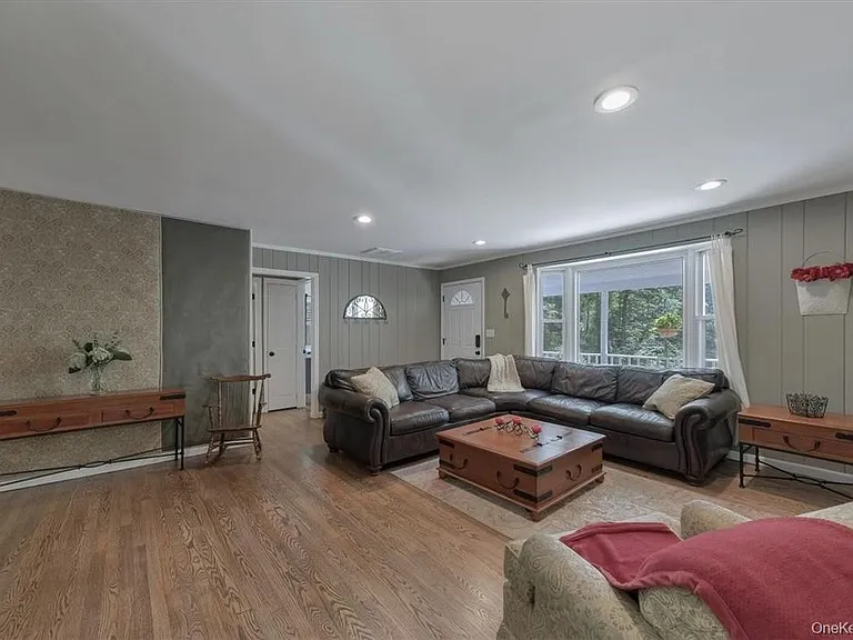 13 Split Rock Rd — Photo 7