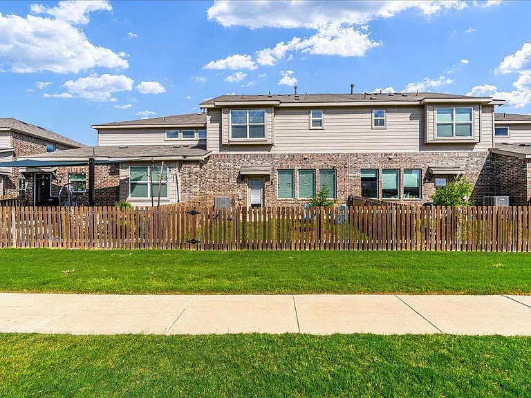 17103B Crane Fly Dr — Photo 33