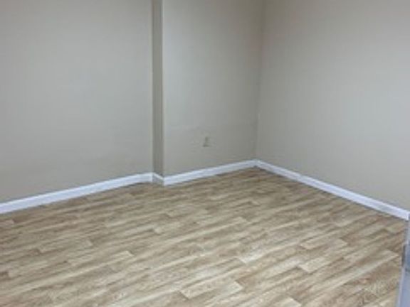 4th image of 223 Greene St #2