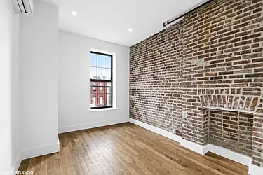 Rented by Venn NY Inc