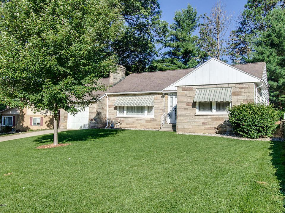 1st image of 23 Clinton Dr E