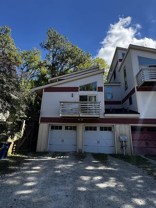 1556 Jones Dr — Photo 2