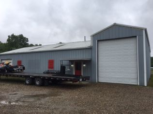 708 E Main St, Carmi, IL 62821