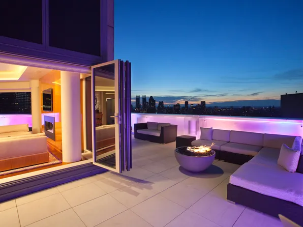 200 East 61st Street image 7 of 17