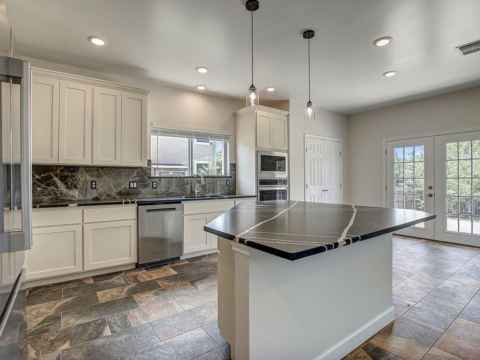 2nd image of 309 Camperdown Elm Dr