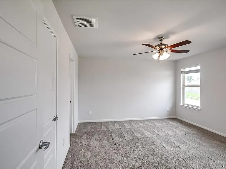 100 Earl Keen St — Photo 16