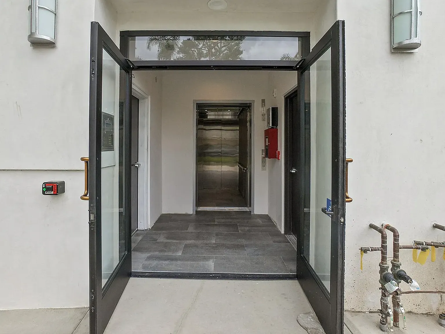 2 bed, 1550 sqft, $3,750 — Photo 2