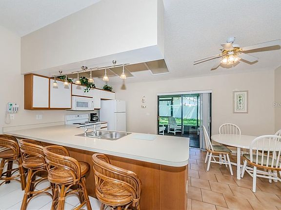 5th image of 1138 Somerset Cir S