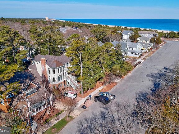 2nd image of 15 Oak Ave