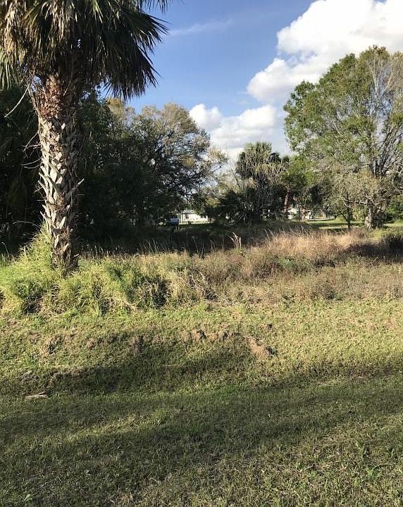 2nd image of 804 NW 10th St